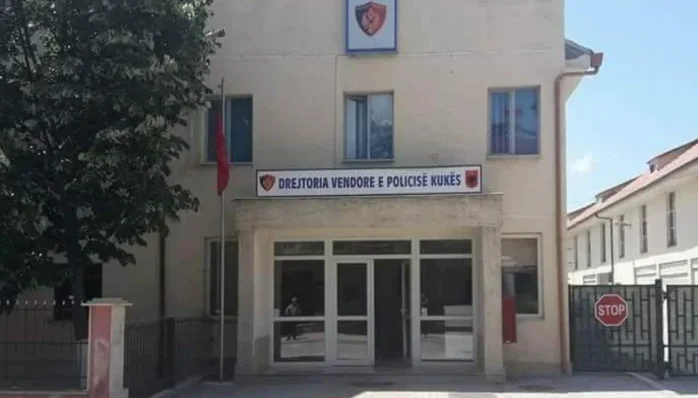 Sherr wśród pięciu nieletnich w Kukes, 15-letni