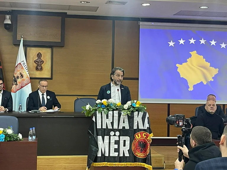 “Requesteix la justícia per antics líders KLA” Pristina Assemblea marca el 18è aniversari de la independència