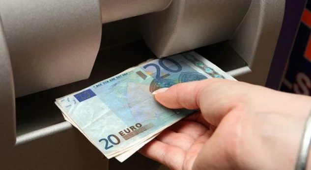 Αυτός είναι ο μήνας που ο 13ος μισθός του δημόσιου τομέα θα διαιρεθεί