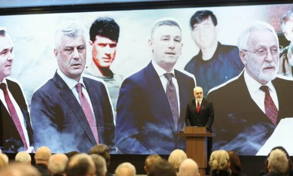Edi Rama felicita a independência do Kosovo: Lamento não estar na manifestação dos antigos líderes do KLA em Haia