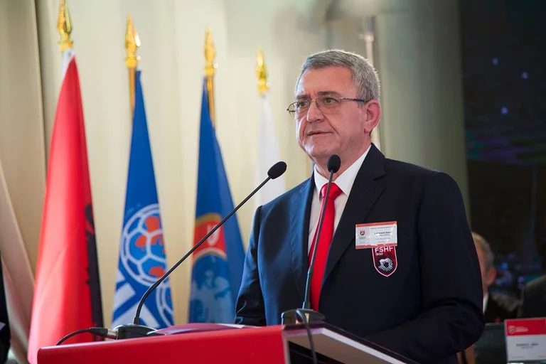 Armand Duka dostaje nakaz od FFA.