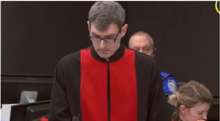 Jakup Krasniqi prawnik wprowadza argumenty