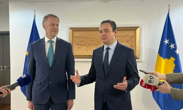 Kurti després de reunir-se amb Orav: necessitat d'aconseguir l' estat candidat tan aviat com sigui possible