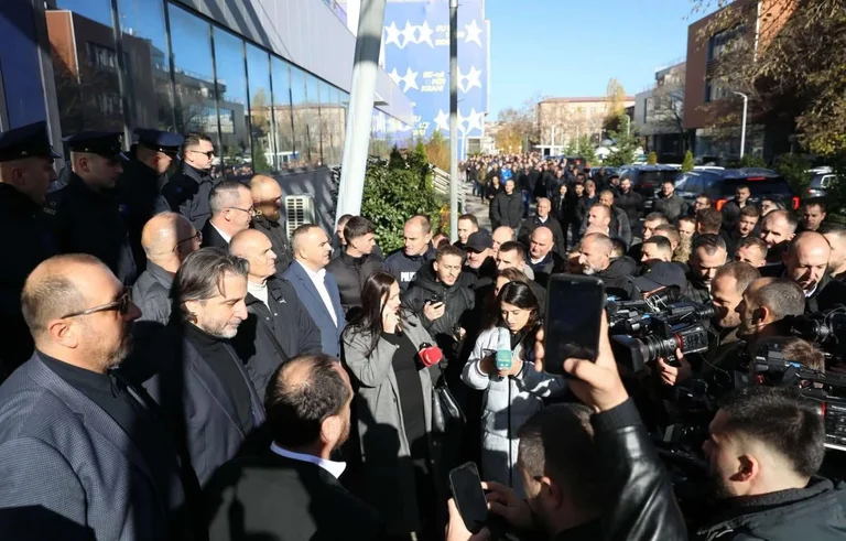 “Blokada continua” ) La capital torna a començar queixes sobre el pressupost de Pristina al Mtrarat Kurti