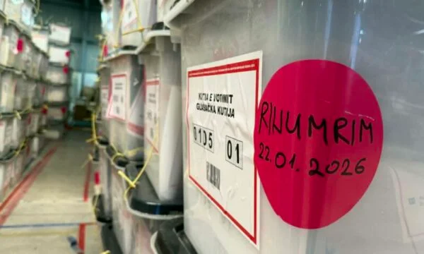 Pejan syyttäjä varoittaa haastattelemasta yli 200 komissaaria manipuloinnista, prosessi jatkuu tänään