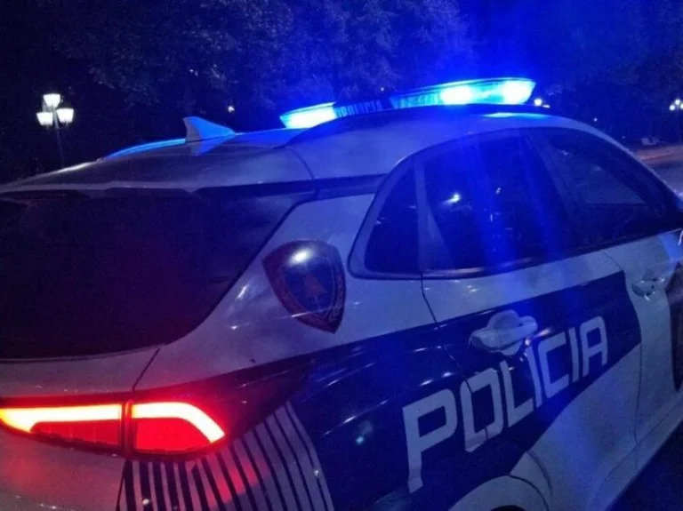 Barnet som övergavs på balkongen dör, arresterad i Tirana 20-åriga indonesiska