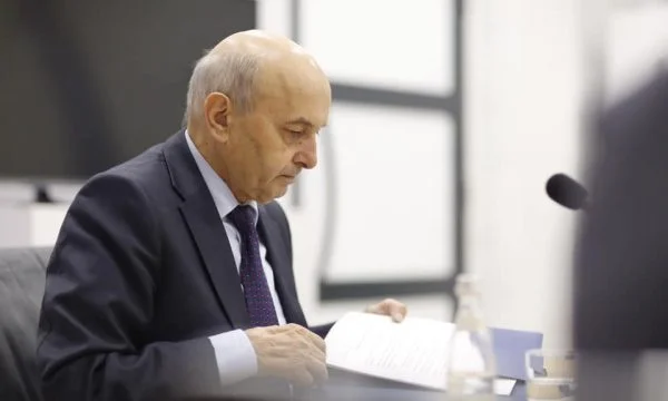 Rrëfehet Isa Mustafa për 4 shtatorin kur Ramushin e kishin kapur rrebet: Mesazhet, dorëheqjet, takimi i paradites
