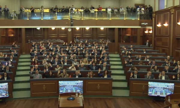 Parlamentul aprobă Planul de dezvoltare, Kosovo, în beneficiul a 882 mn euro