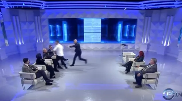 “Kujna i thu rrenc”, “la**er”- Kërset grushti Live, Berat Buzhala godet Albatros Rexhajn