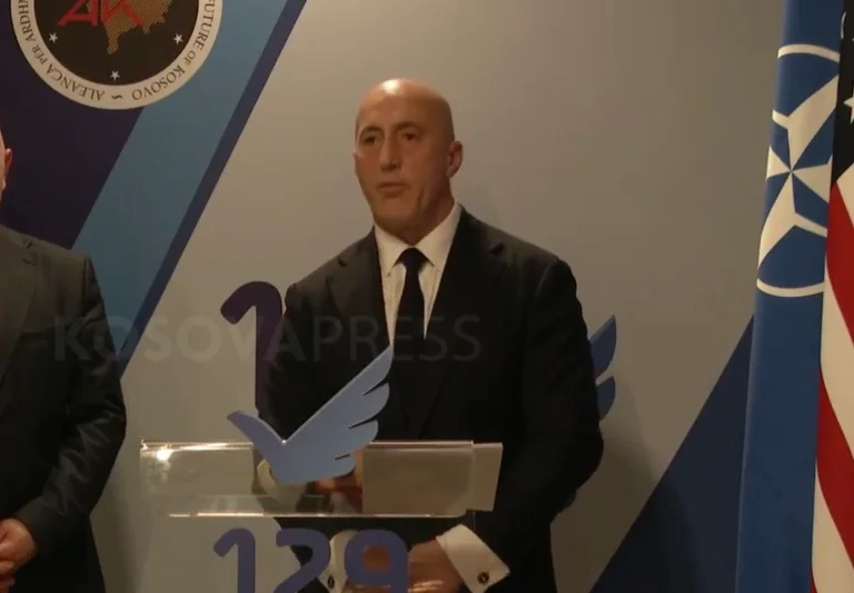 Ramshu Haradinaj ha renunciat del líder AAK