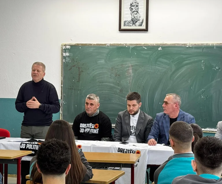 Το “Roading to Independence” πραγματοποιείται στα λύκεια Ferizaj
