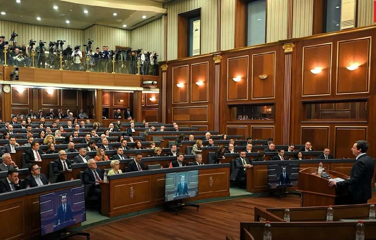 Pięć godzin 11 lutego zrobić Kosowo z nowego Zgromadzenia Rządowego