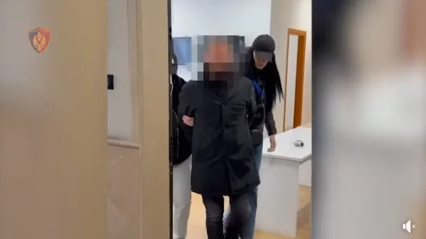 Els periodistes arrestats a Tirana, van rebre 5 mil euros per esborrar escriptures després de fer xantatges com a oficial (Vídeo)