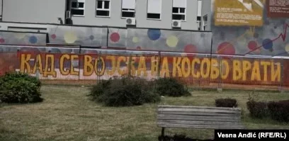 El professor de Nis és castigat per cobrir la capacitat “graph quan l'exèrcit torni a Kosovo”