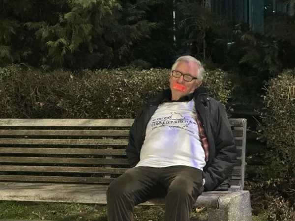 Protesty emerytów przed Parlamentem: 43 lata pracy, od 2016 moja emerytura wzrosła 37 euro