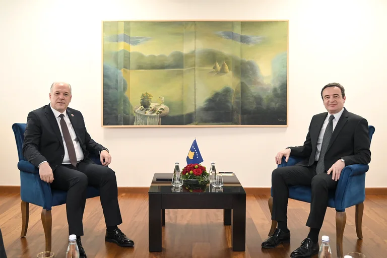 Kurti proposes deputy 주요한 장관 와 indictment...... Fikrim Damka는 조사에도 불구하고 정부에 반환.