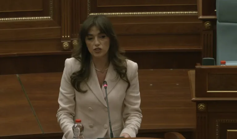 Ο Haxhiu στην πρώτη ομιλία του ως Πρόεδρος της Βουλής αναφέρει τη δίκη στη Χάγη: Περιμένοντας τους πρώην ηγέτες του KLA να επιστρέψουν το συντομότερο δυνατό