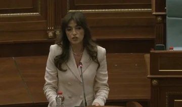 議会のスピーカーとして彼の最初のスピーチでHaxhiuは、ザ・ハグでの試練を言及:元KLAの指導者ができるだけ早く戻すために待って