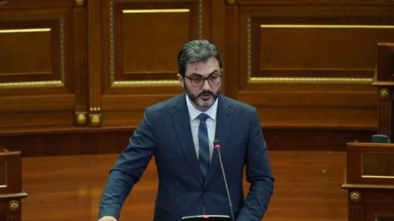 VV προτείνει αναπληρωτής πρόεδρος του Κοινοβουλίου Ardian Gola