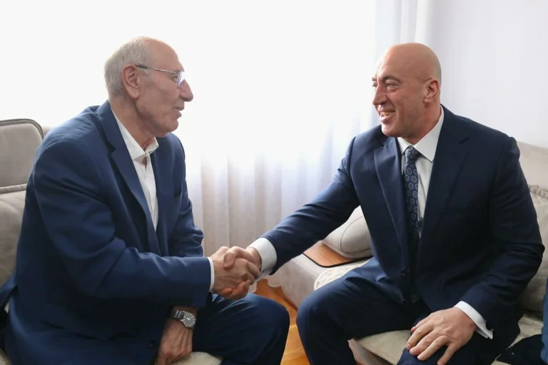 Haradinaj es reuneix Fazliu després de tornar de l'Haia: esperant la publicació de tothom