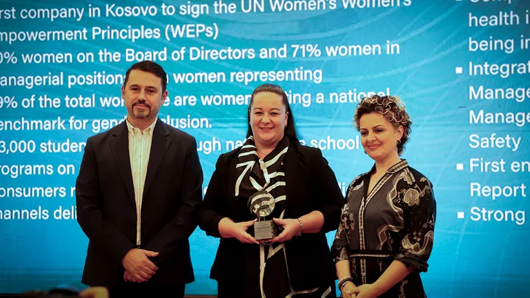 K E SCO akceptuje nagrodę CSR Network Kosova Social Influence Award