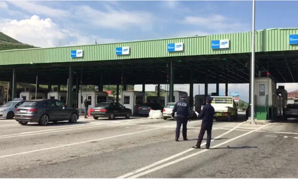 39-letna trgovina z orožjem na Kosovu, aretirana na meji z Albanijo