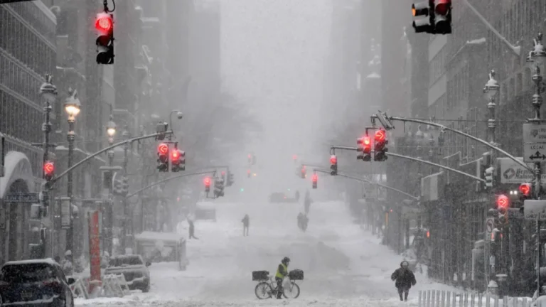 Zaradi mraza v New Yorku je umrlo 18 ljudi.