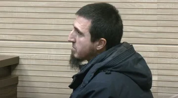 投げる旗およびテーブルの廃物のeducatorはacquittedです
