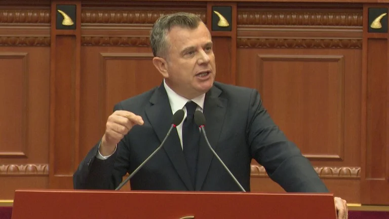 Bala poziva k 17. februarskemu protestu: sramotna obtožnica včeraj v Haagu
