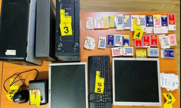 Oseba, aretirana v Podujevu zaradi organiziranja piramidnih shem in nezakonitih iger na srečo