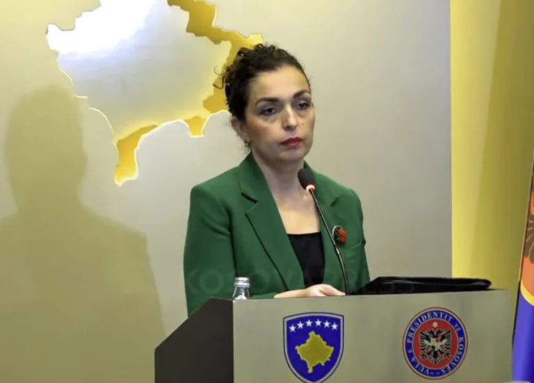 Vjosa Osmani: כל ניסיון להשוות את מלחמת KLA עם פשעים סרביים לערער את האמון בצדק