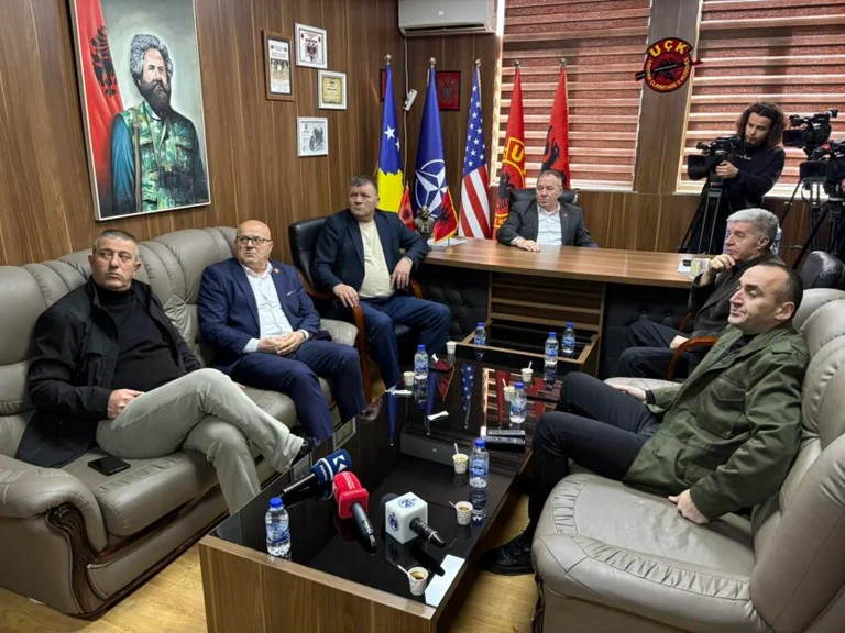 O V L-KLA rally slediti končne besede proces v primeru nekdanjih vodij KLA