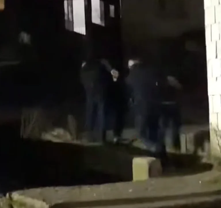 Poskuša ukrasti goldinar, slike objavljene iz trenutka srbske aretacije v Kacaniku
