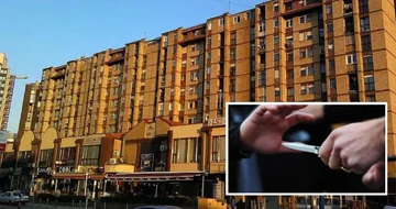 病院のPristina-犠牲者でSnetteスタブ、疑わしい保持