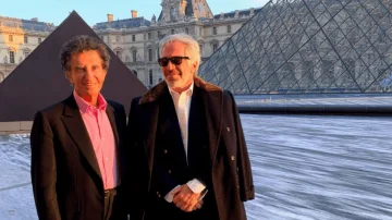 フランスは、エプスタインと業務の元大臣を調査