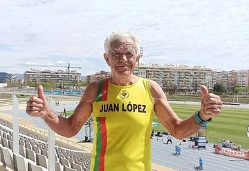 20歳で82歳の男 <x0...