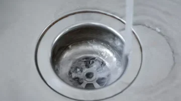 The trick with two components that turns the bad smell away from the sink