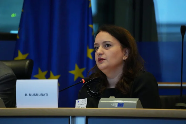 Utišaj v Evropskem parlamentu: Kosovska avtoritarnost, propad demokratičnih svoboščin