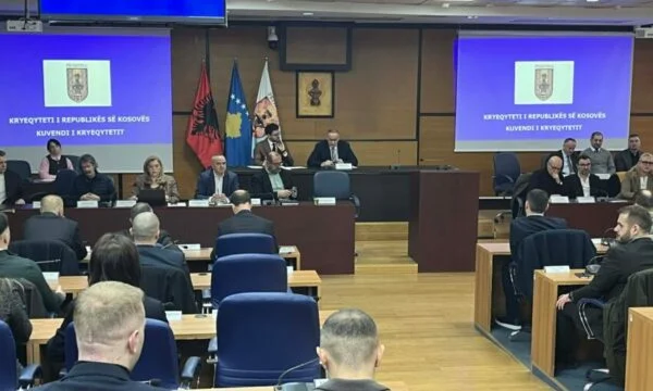 Rama je prisotna na zasedanju, Vetevendosje pravi, da ne bo glasovala o proračunu Pristine