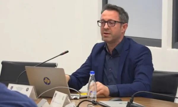 Mąż Albulena Haxhiu twierdzi, że Haradinaj nadużywa łez swojej matki do kampanii wyborczej