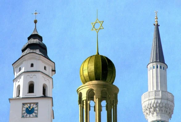 Kosovo aretirano, napadlo Žida v Zürichu