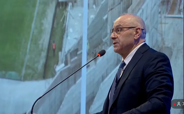 Agim Ademi, predsednik NFF, podaljša naslednji štiriletni mandat.
