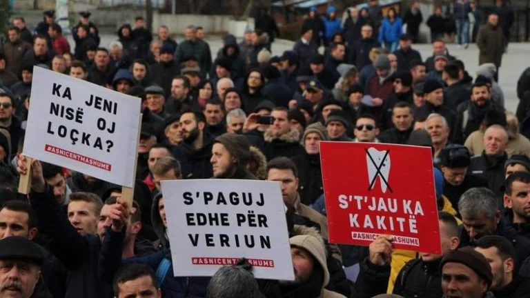Organizatorji protestirajo proti dragemu toku: To ni zabava.
