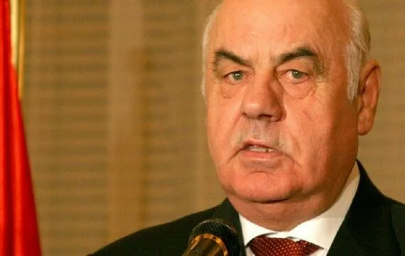 הנשיא לשעבר אלפרד מוסיו נשלח לבית החולים, הרופאים מדברים על מצבו.