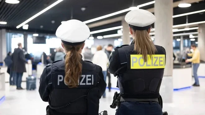 Harron”, ki je obsojen umora, Kosovar pade v nemške policijske lisice na letališču