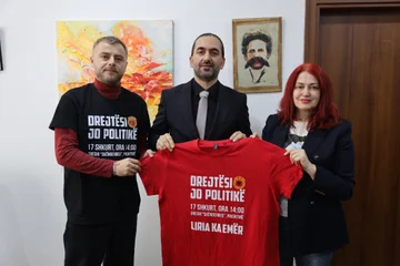 Kosovo Mayor Valon Prebrezaは、政治ではなく3月“Justiceをサポート!”