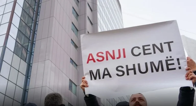 Cuma günü artan elektrik fiyatına karşı protesto