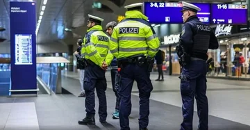 ドイツで重い:列車の請負業者は、チケットレス乗客によって殺されます