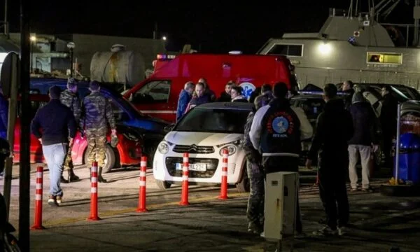 Yunan adasında, göçmenler taşıyan bir teknenin etkisinden 15 ölü