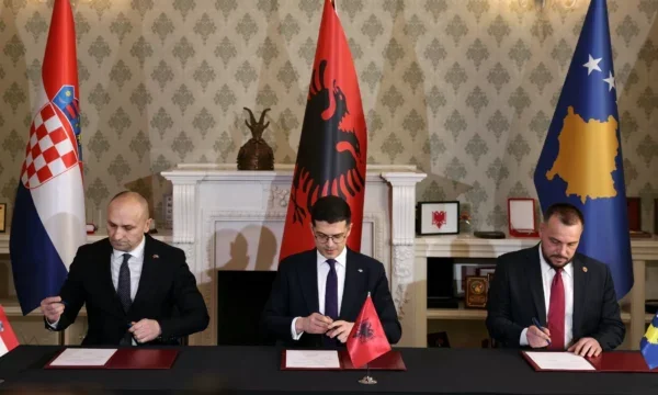 Prvo tristransko srečanje Kosova na obrambnem območju